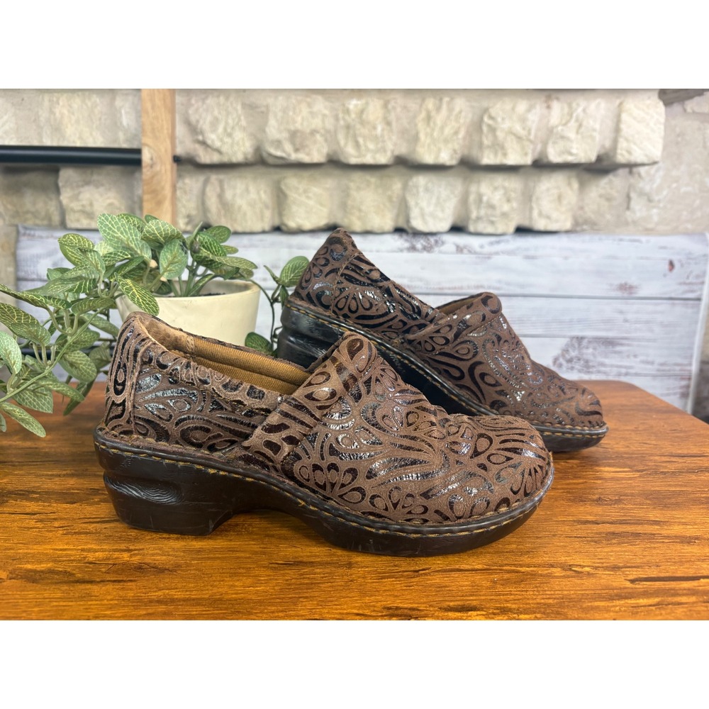 b.o.c. Born Concept Brown Paisley Embossed Leather Clogs Mules Size 7.5